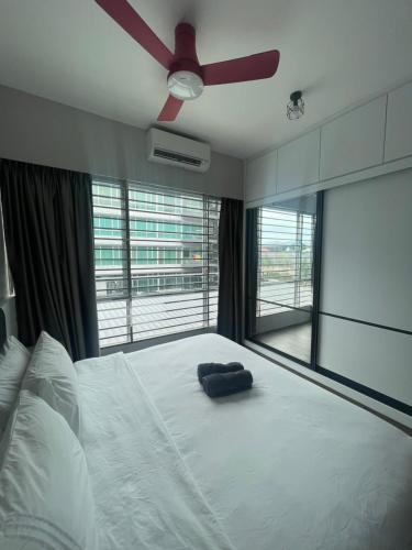 PLUMORA HOME with swimming pool in サバ