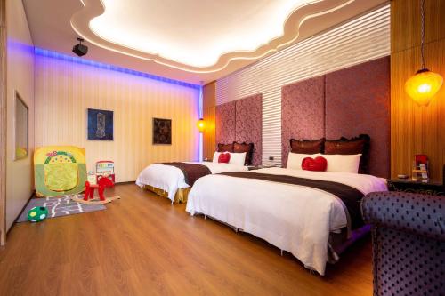 room detail thumbnail 1