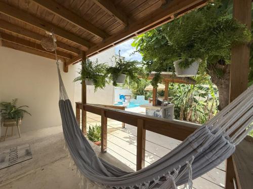 Casita Almendro-Apartment With Heated Pool in San Germán