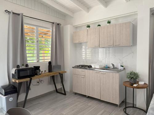 Casita Almendro-Apartment With Heated Pool in San Germán