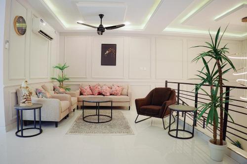 Mirpur Boutique Spanish Villa - In Prime City Spot in Dhupsari