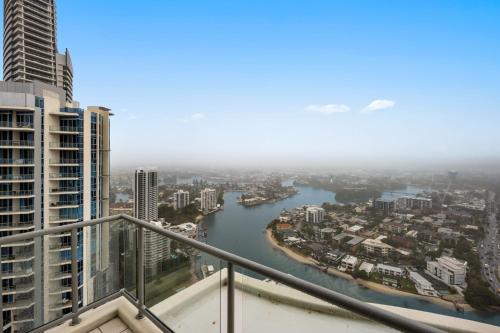 Lvl 37 Ocean View 3 Bedroom Apartment image 3