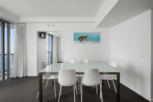 Lvl 37 Ocean View 3 Bedroom Apartment image 8