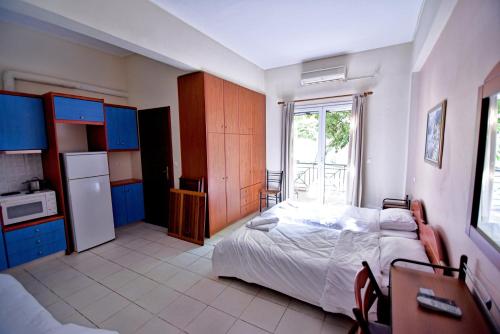 Tsertos Apartments in Kamena Vourla