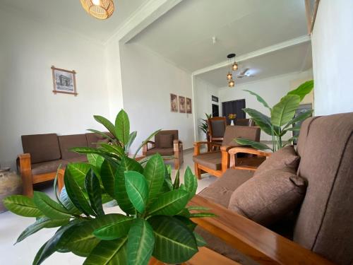 Tika House in Mon Ikeun