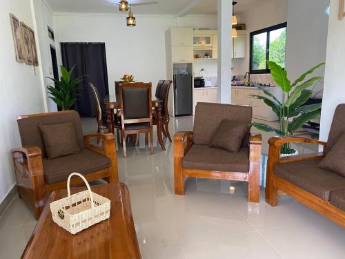 Tika House in Mon Ikeun