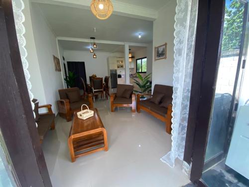 Tika House in Mon Ikeun