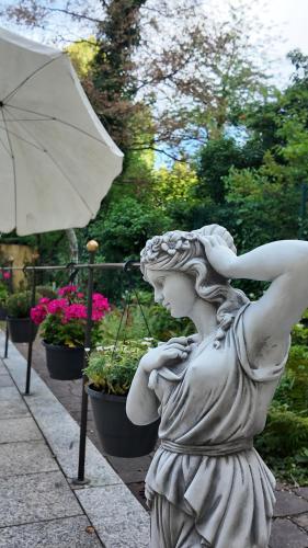 Hotel Aurbacher Hof GmbH – Munich, CO