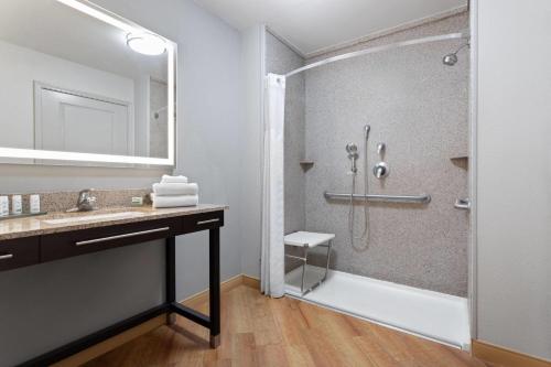 La Quinta by Wyndham Columbus - Edinburgh in Columbus, USA