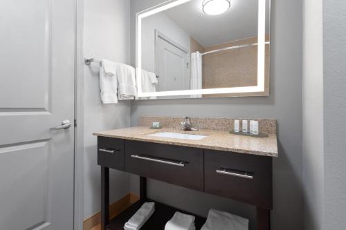 La Quinta by Wyndham Columbus - Edinburgh - image 3