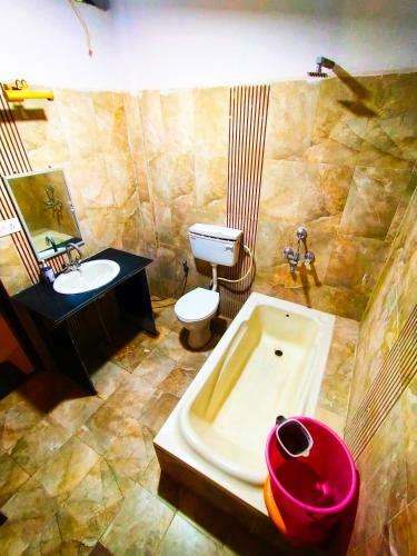 Deluxe Double Room with Balcony image 5