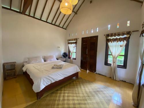 Hakiki Inn Bungalows – Tetebatu, ID