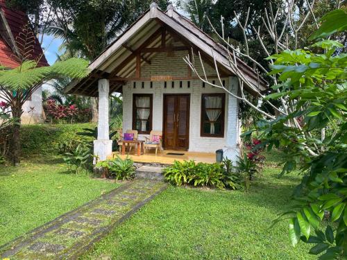 Hakiki Inn Bungalows – Tetebatu, ID