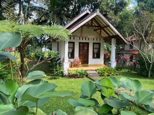 Hakiki Inn Bungalows – Tetebatu, ID