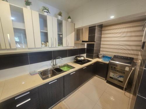 Kitchen, Arlyn's Homestay 2 Sandakan near Sandakan Sports Complex