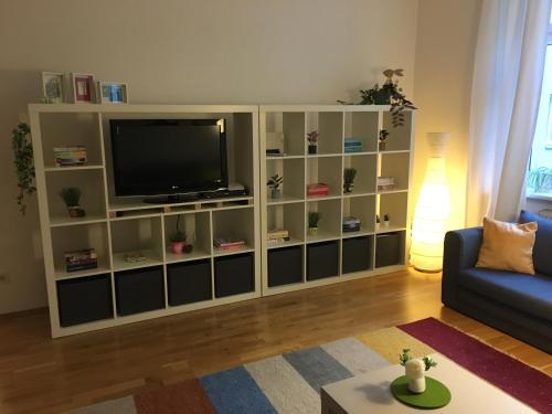 Gemütliche ruhige Altbauwohnung Nähe Hauptbahnhof und City, Vienna (foto 2)