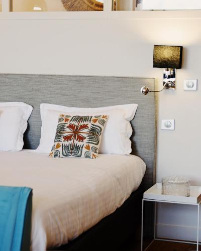 Suite with Harbor View (2 people) image 9