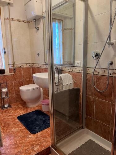 Room Rental Pisa - Parking e WIFI Gratuiti - Tap to explore photos
