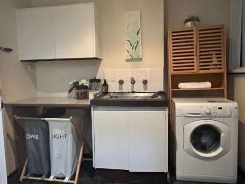 3 Bdrm home,pool, BBQ , fireplace Great for a weekend of fun or family retreat in 克羅伊登