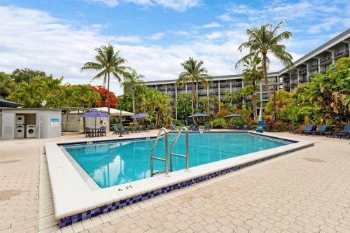 DoubleTree by Hilton Palm Beach Gardens - image 10