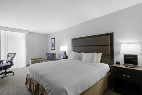 DoubleTree by Hilton Palm Beach Gardens - image 6