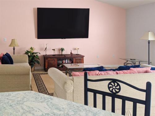 4 Bed 661 in Davenport, USA