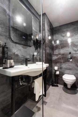 Standard Double Room image 1