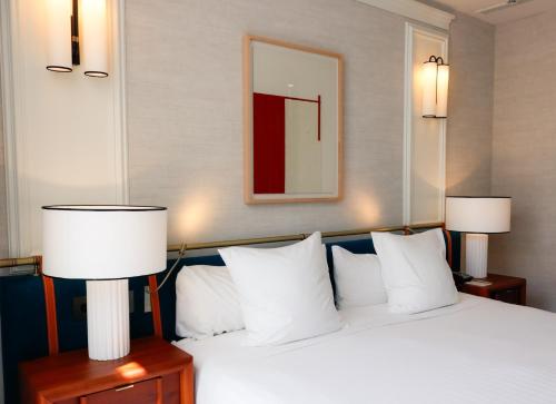 Double or Twin Room image 2