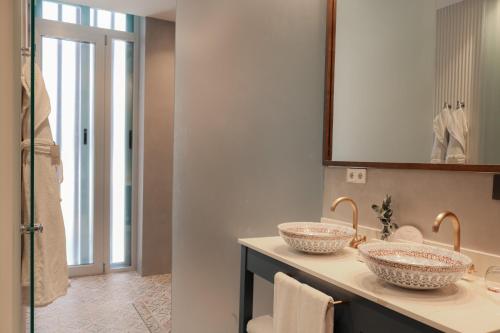 Double or Twin Room image 6