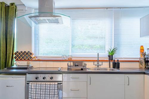 кухня, Finest Retreats - Hollybush Studio in Datchworth
