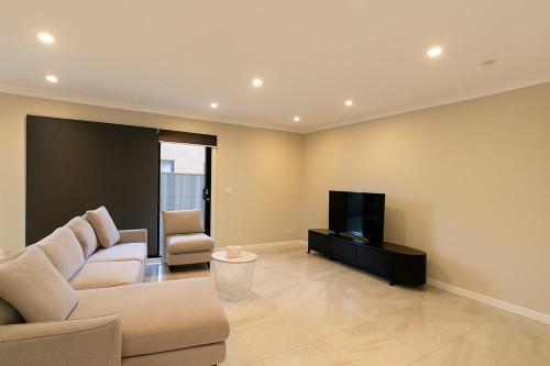 Casa Del Aria - Contemporary, Luxe Linens in 卡羅林斯溫泉