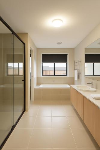 Casa Del Aria - Contemporary, Luxe Linens in 卡羅林斯溫泉