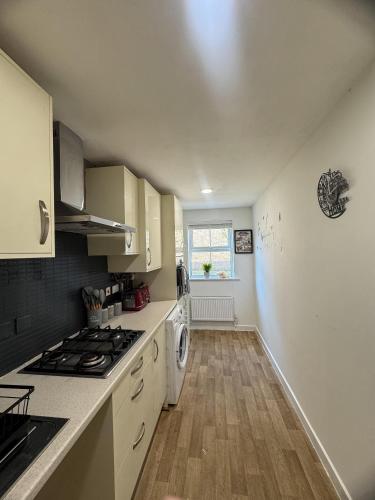 Konyha, Town Centre spacious 4 bed town house in Eaton Socon