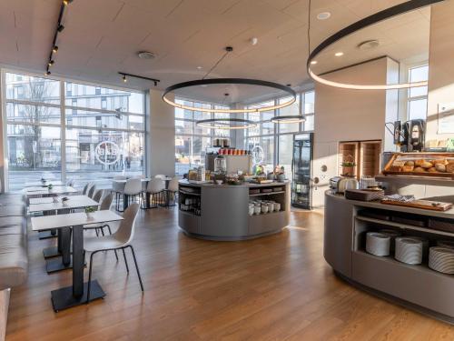 Restaurant, B&B HOTEL Aalborg in Aalborg City Center