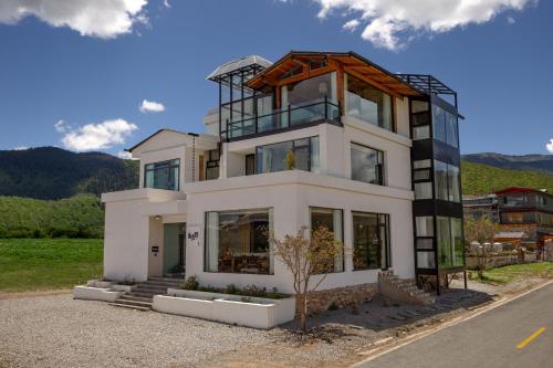 . Miyinxianye Snow Mountain Makino Migratory Bird Viewing B&B Napa Sea Scenic Area Branch