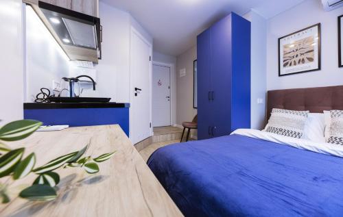 One-Bedroom Apartment image 3