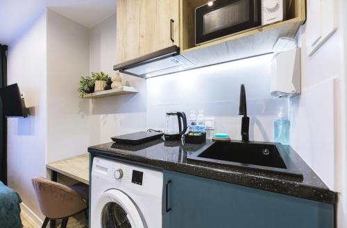 One-Bedroom Apartment image 1