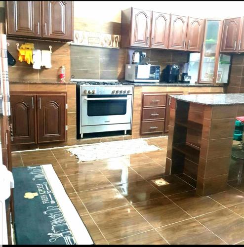 Kitchen, shaghayegh hostel in Seeb (Muscat)