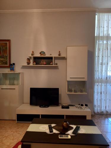 Apartment, Golem (fotografie 2)