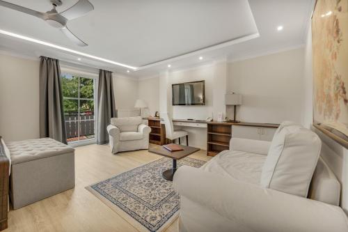 Deluxe Double Room with Balcony - West Side