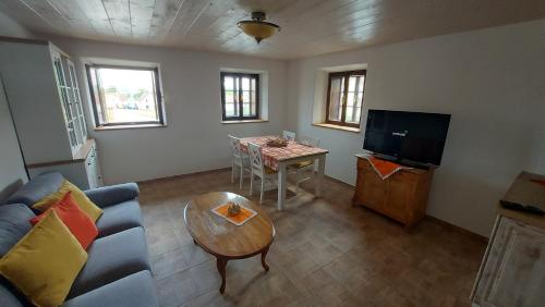 Prázdninový dům (Prazdninovy dum) in Habri