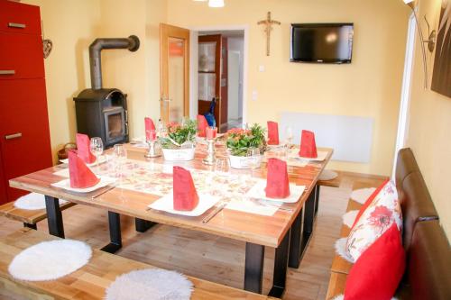 XXL-Ferienwohnung Blumenwiese in Hayingen
