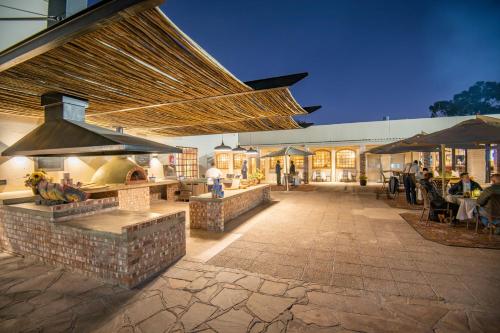 Restaurant, Safari Lodge in Windhoek