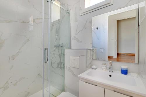 Modern Apartment - 2BD 4P - Louvre Marais - image 8