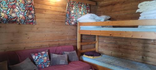 1 bunk bed, 2 sofa beds