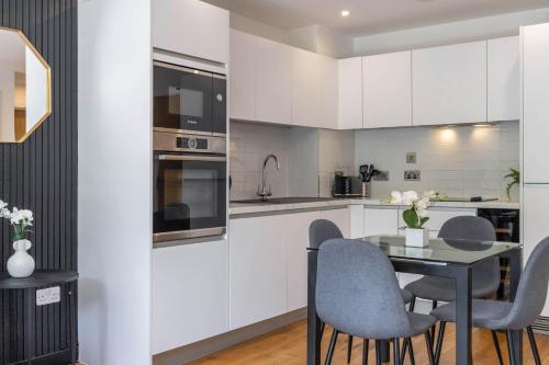 Urban & Stylish 1 BR Apt, Sleeps 4, Wifi, Birmingham (photo 8)