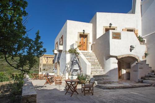 Exterior view of Kapetan Manwlis