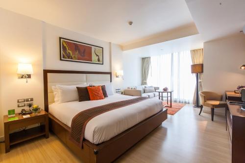 Oakwood Residence Sukhumvit 24 - SHA Extra Plus