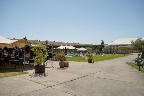 สระว่ายน้ำ, ซานติอาโก เลออน (Santiago Leon) in เลออน