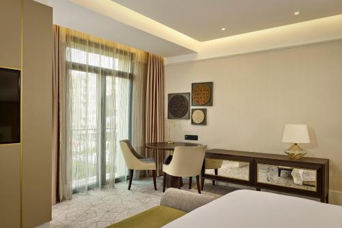 room detail thumbnail 1